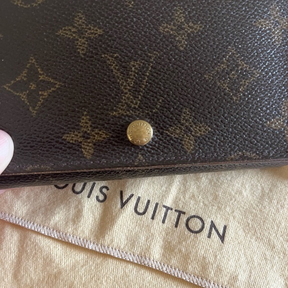 Louis Vuitton Wallet - Picture 7 of 10